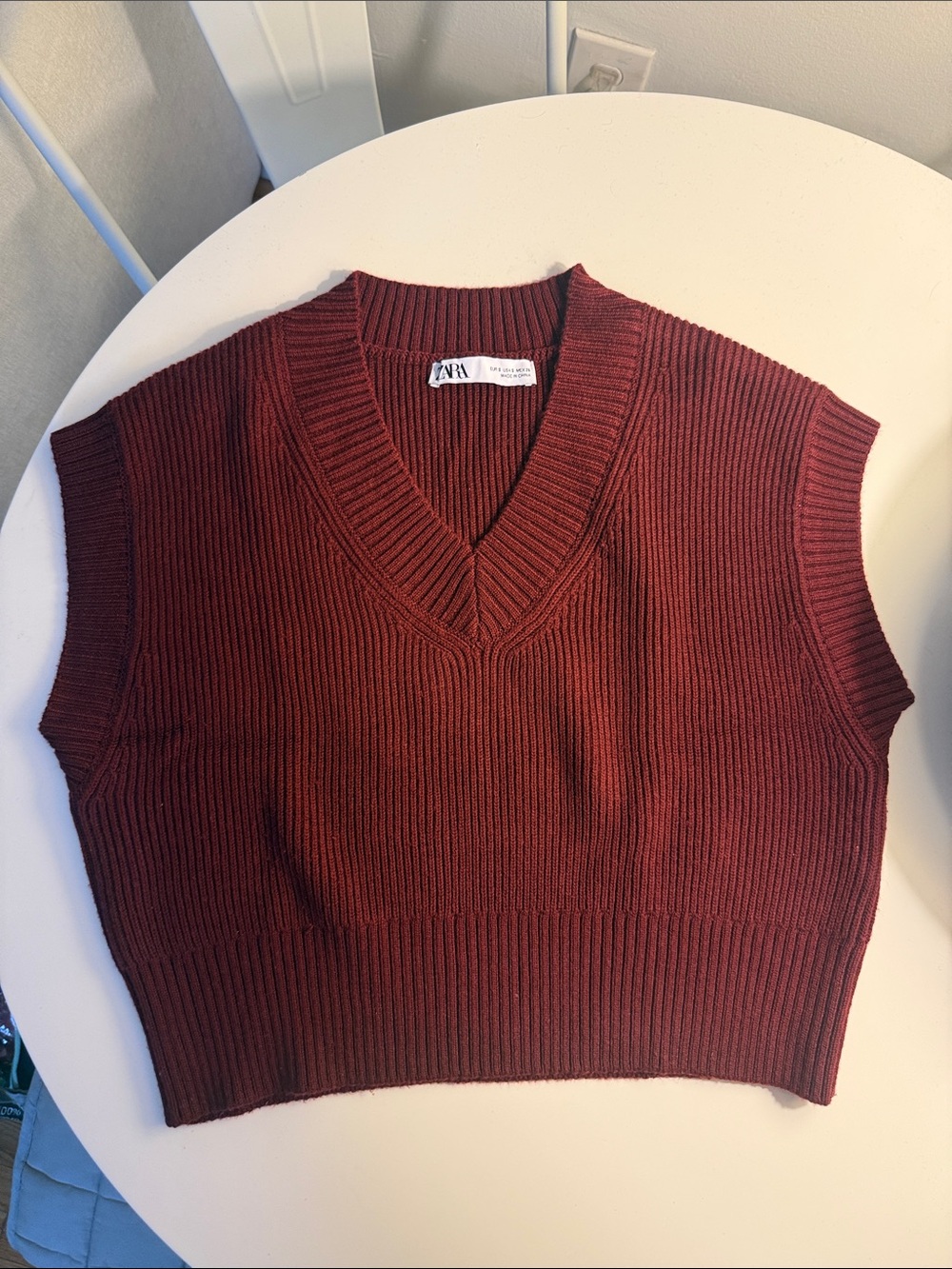 Zara Ribbed V-Neck Sleeveless Sweater in Burgundy